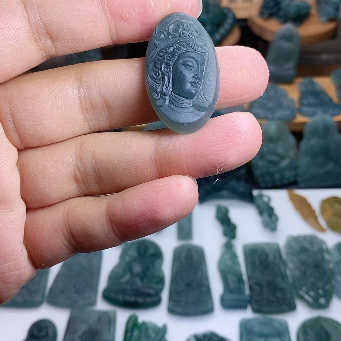 定制翡翠未镶嵌观音