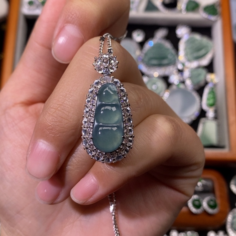 【闪购商品】翡翠颈饰未镶嵌天然