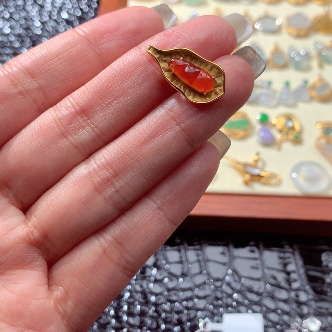 翡翠颈饰18K金镶嵌顺**为翡翠