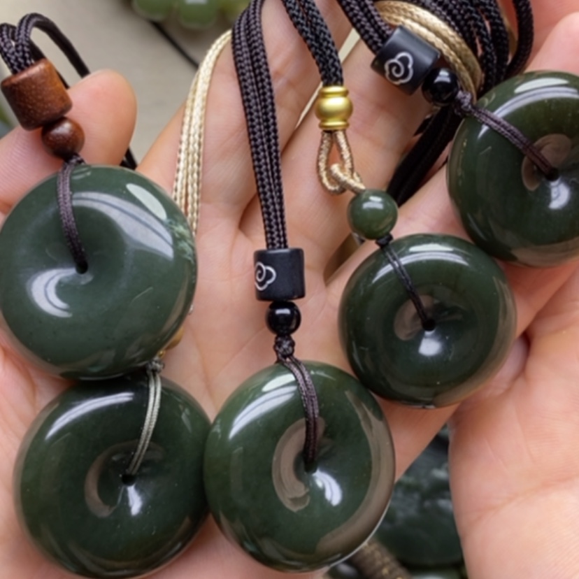 【闪购商品】和田玉未镶嵌颈饰顺*针