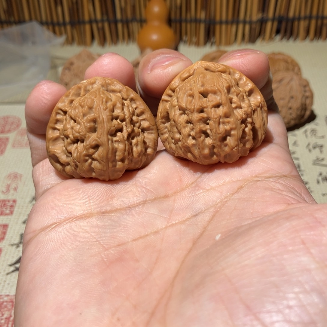 文玩核桃吊坠三角白36尺不面试