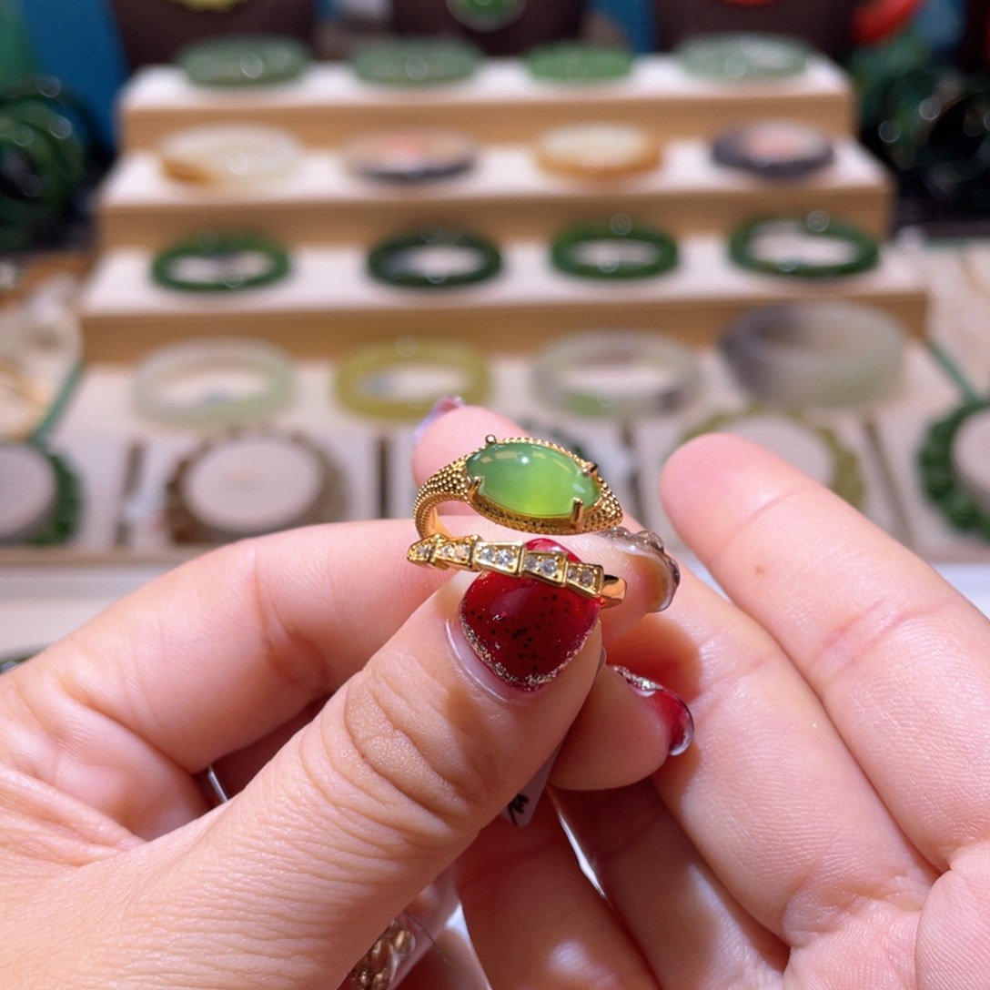 和田玉高品果绿戒指银S925镶嵌