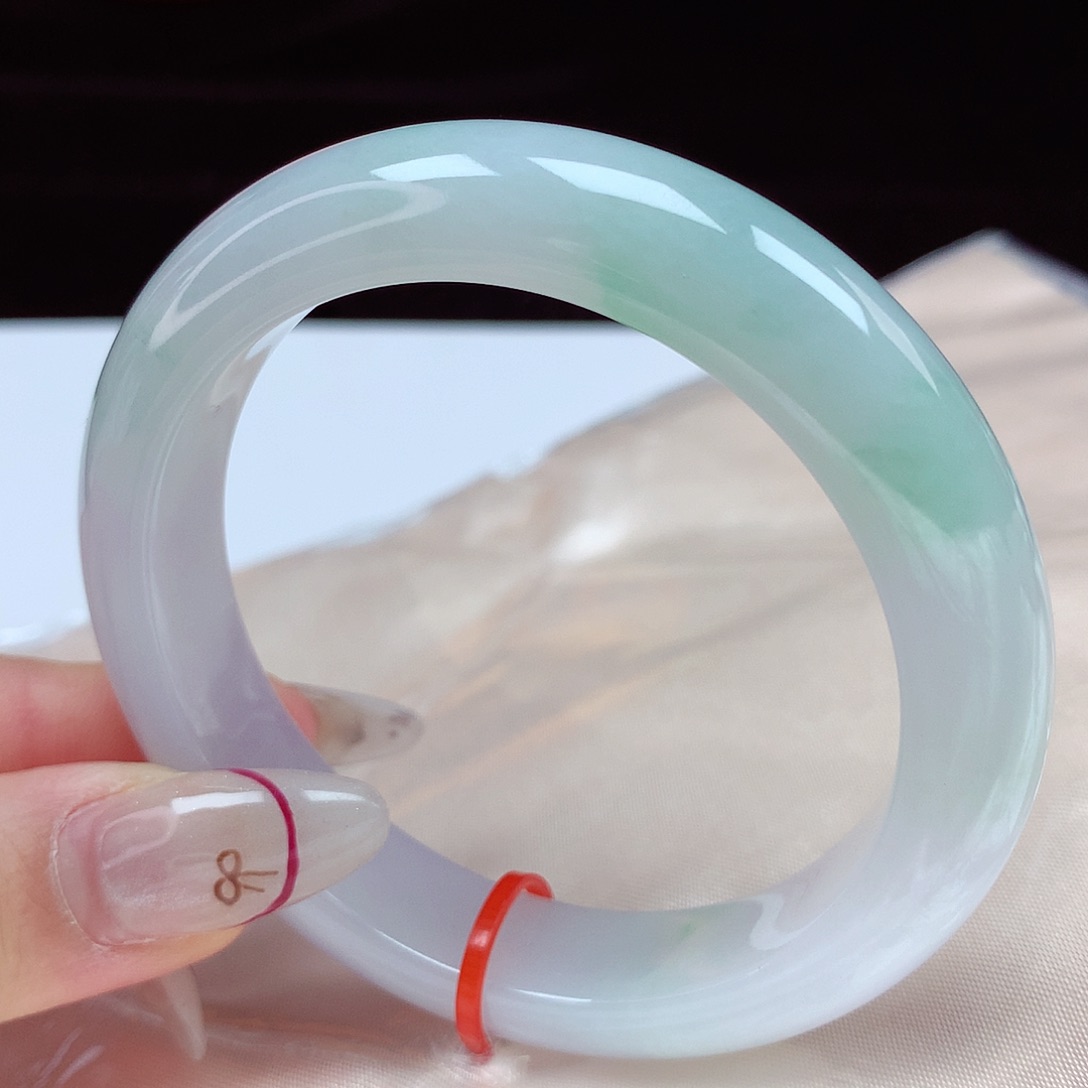 翡翠手镯未镶嵌55圈