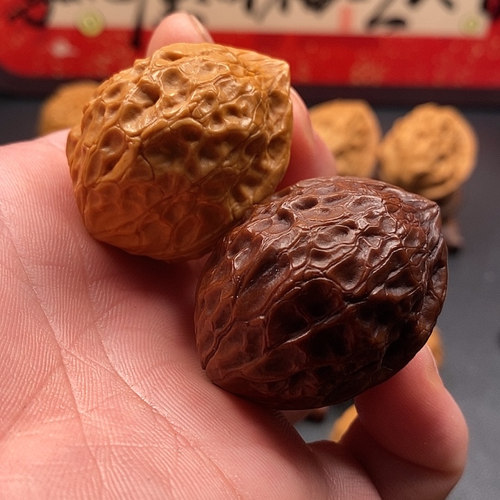 文玩核桃把件阴阳龙蛋