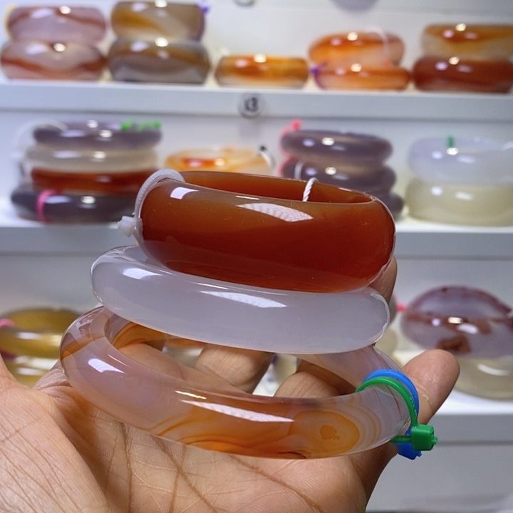 玛瑙/玉髓手镯未镶嵌