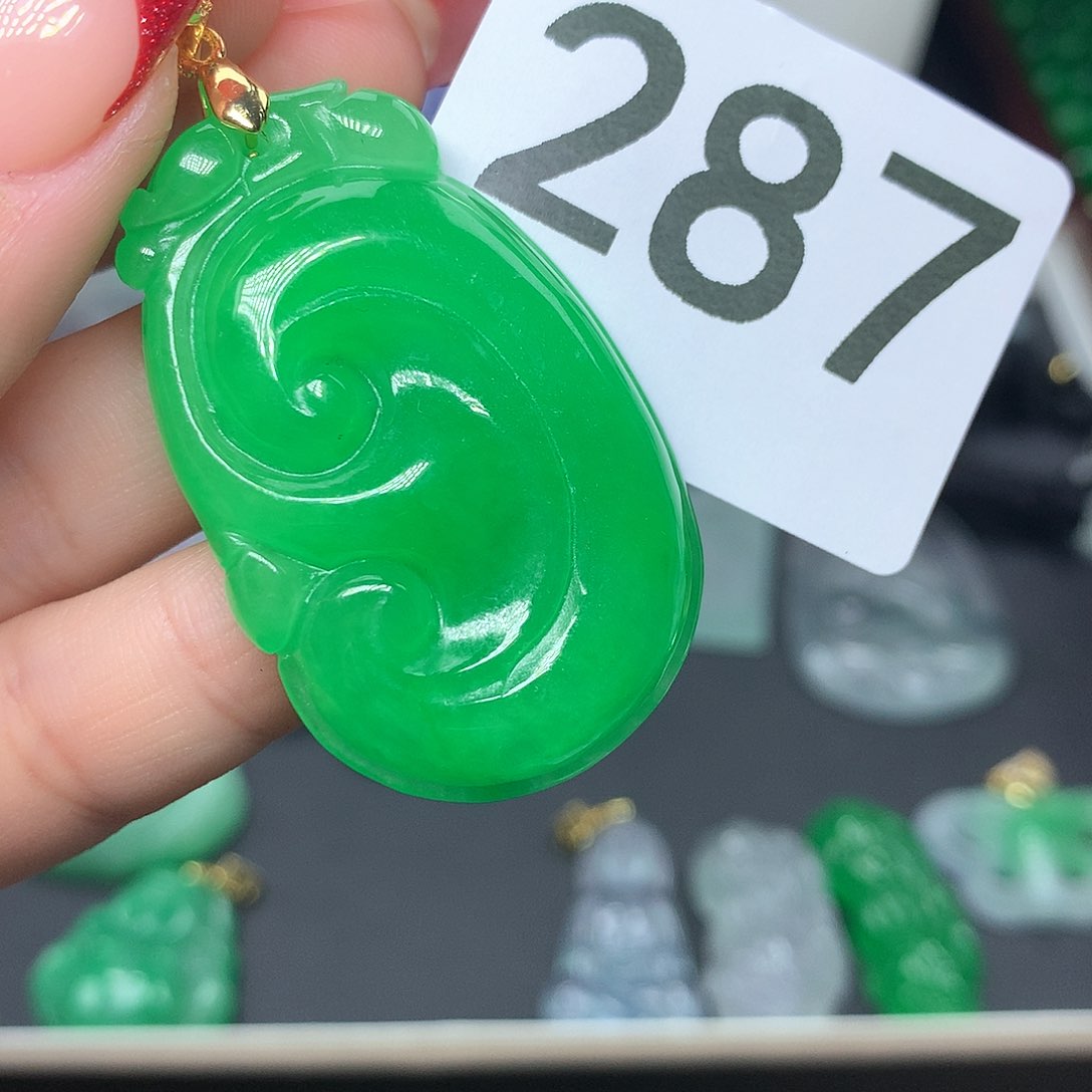 翡翠颈饰未镶嵌翡翠