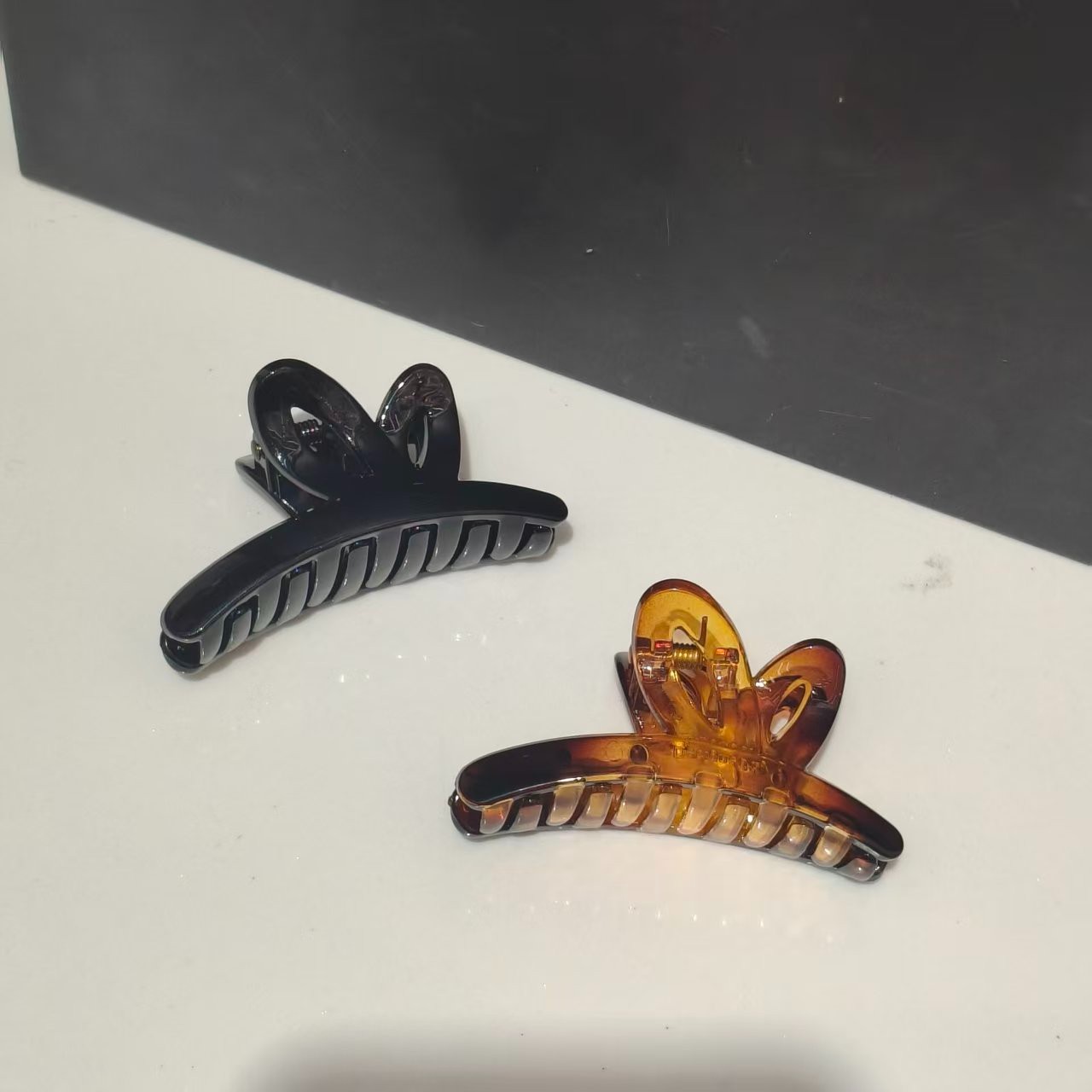 黑色玳瑁色兔子小抓夹