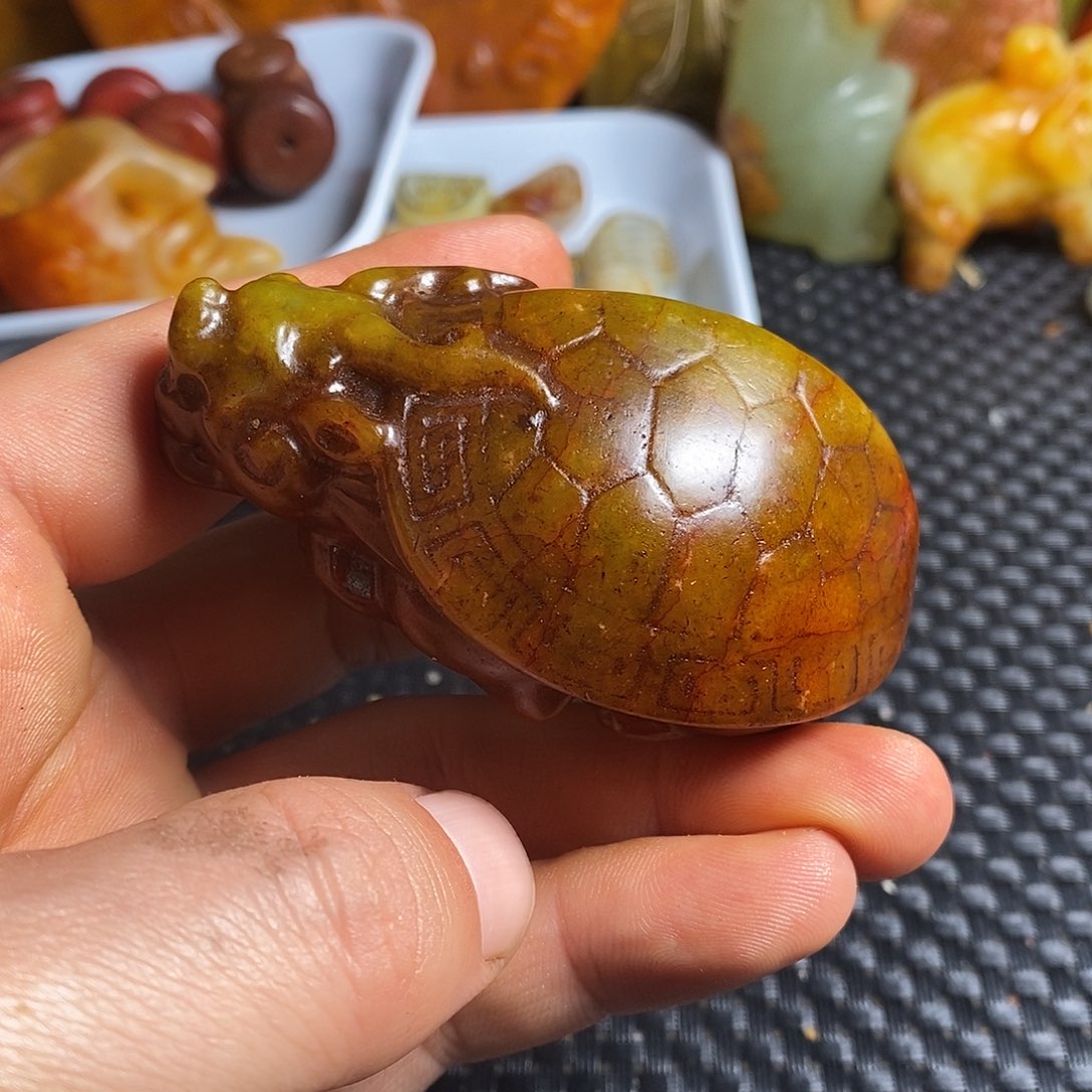 岫岩老玉（透闪石质玉）未镶嵌珠宝奇石