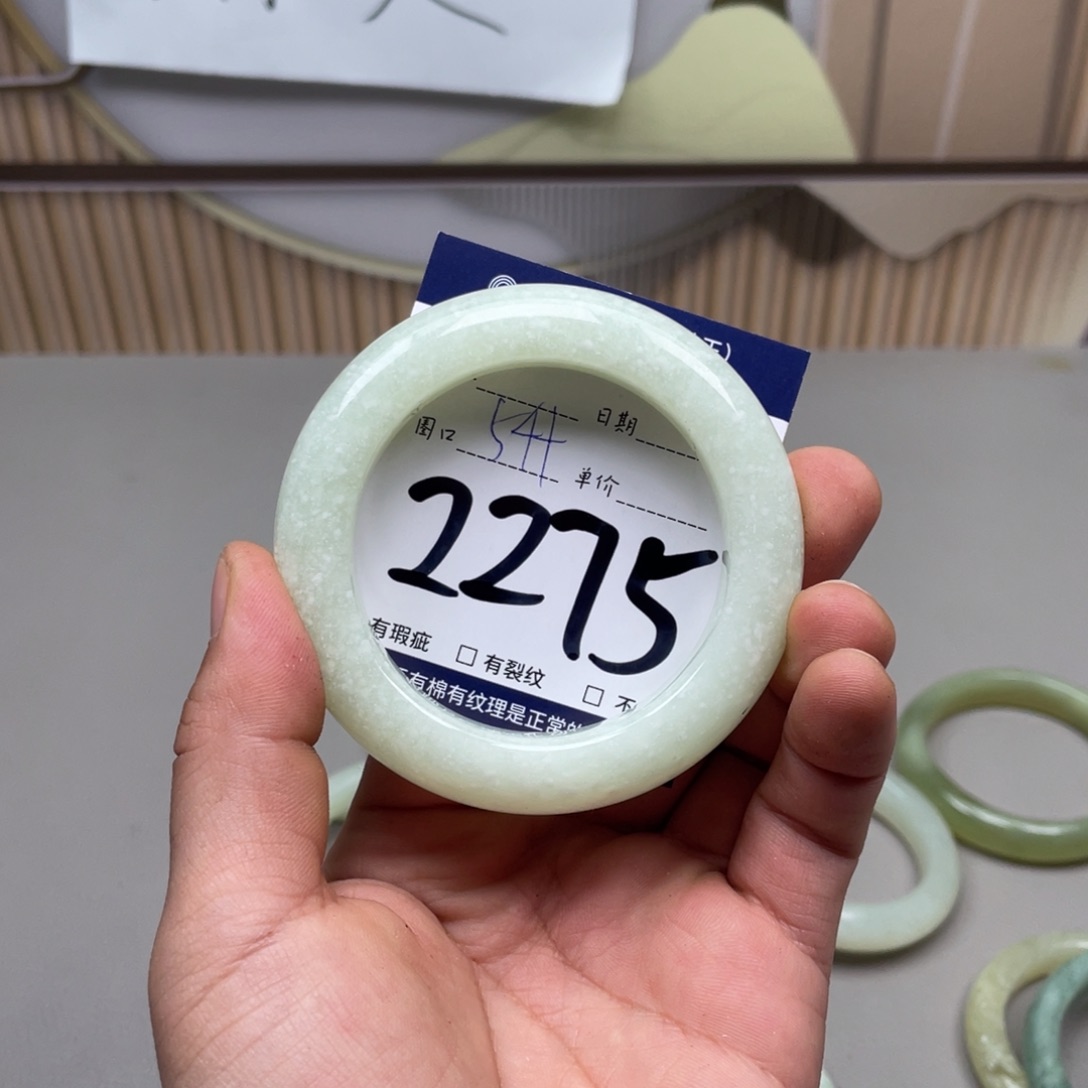 岫玉手镯手镯未镶嵌