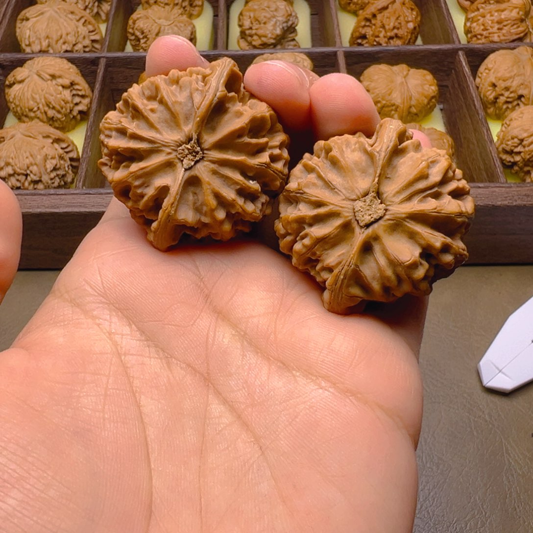 把件文玩核桃大宫灯