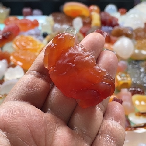 未镶嵌颈饰玛瑙/玉髓猴****！