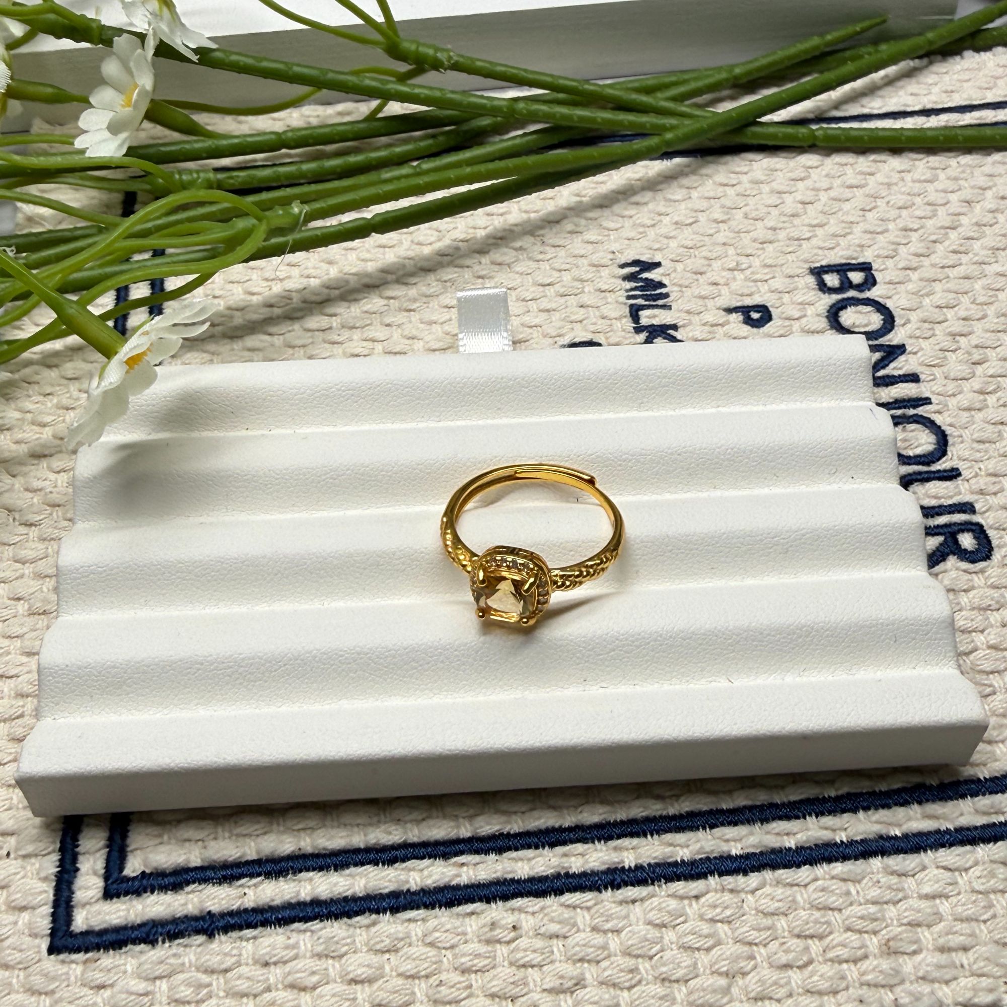 s925银水晶戒指（4357）