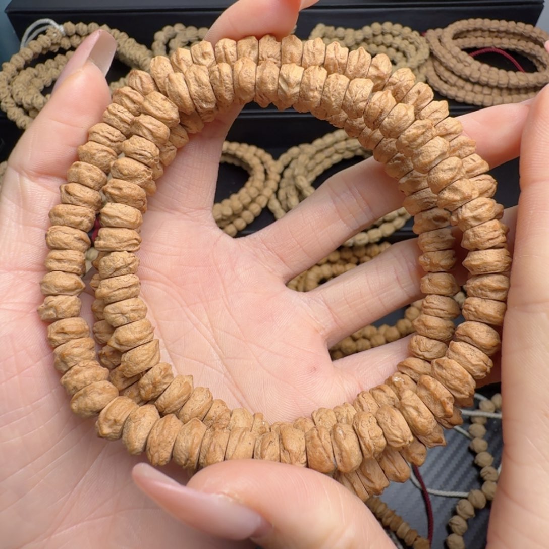 布***欢吊坠柏香籽/百香籽