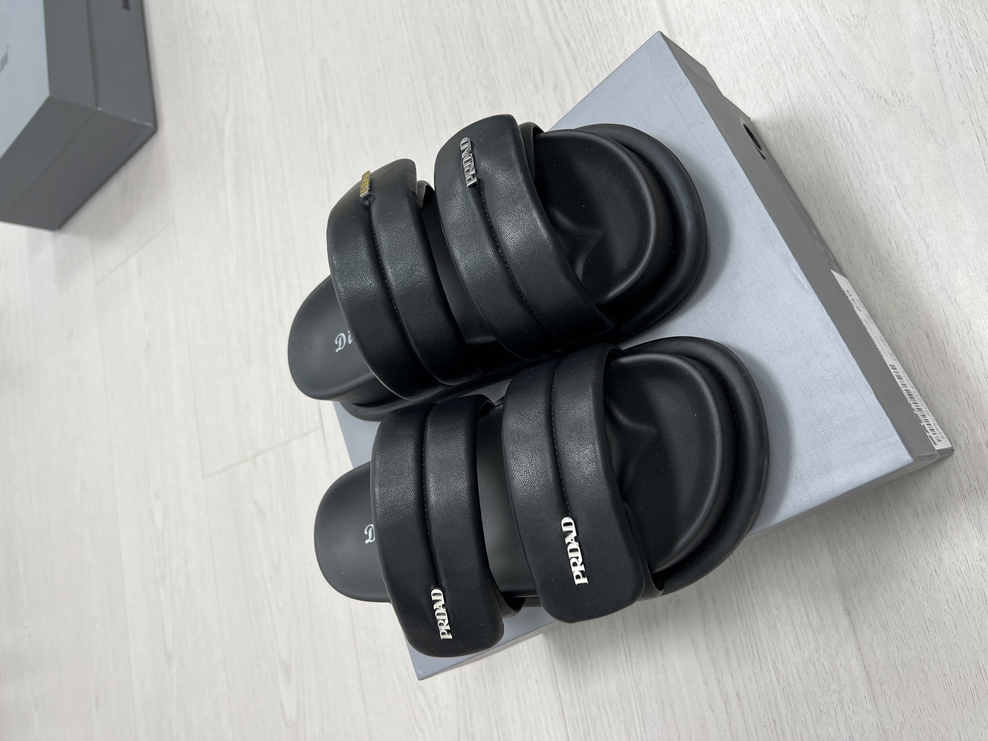 5220-2夏季清货专场时尚黑色厚底百搭拖鞋外穿经典时尚一字托