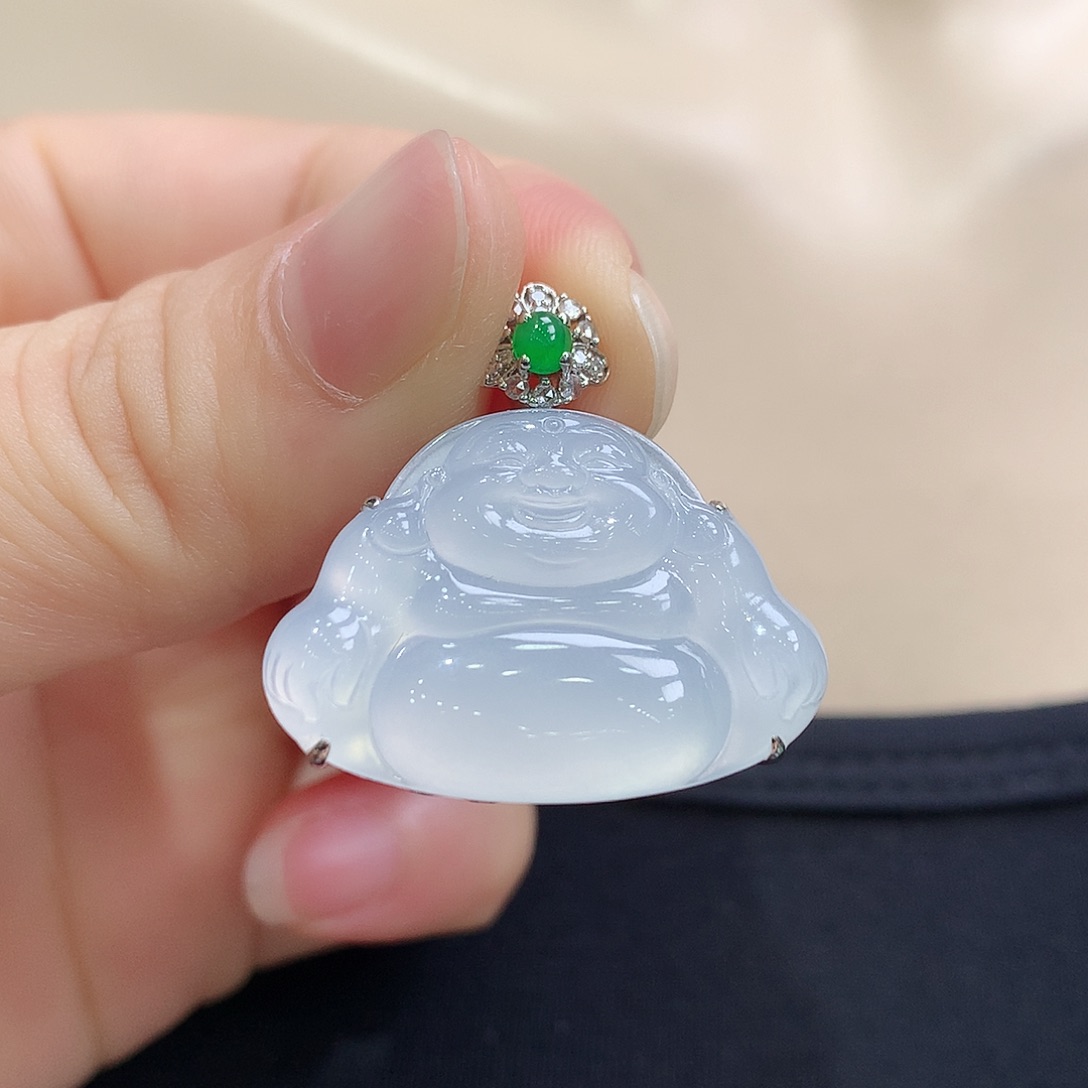 颈饰18K金镶嵌翡翠佛公