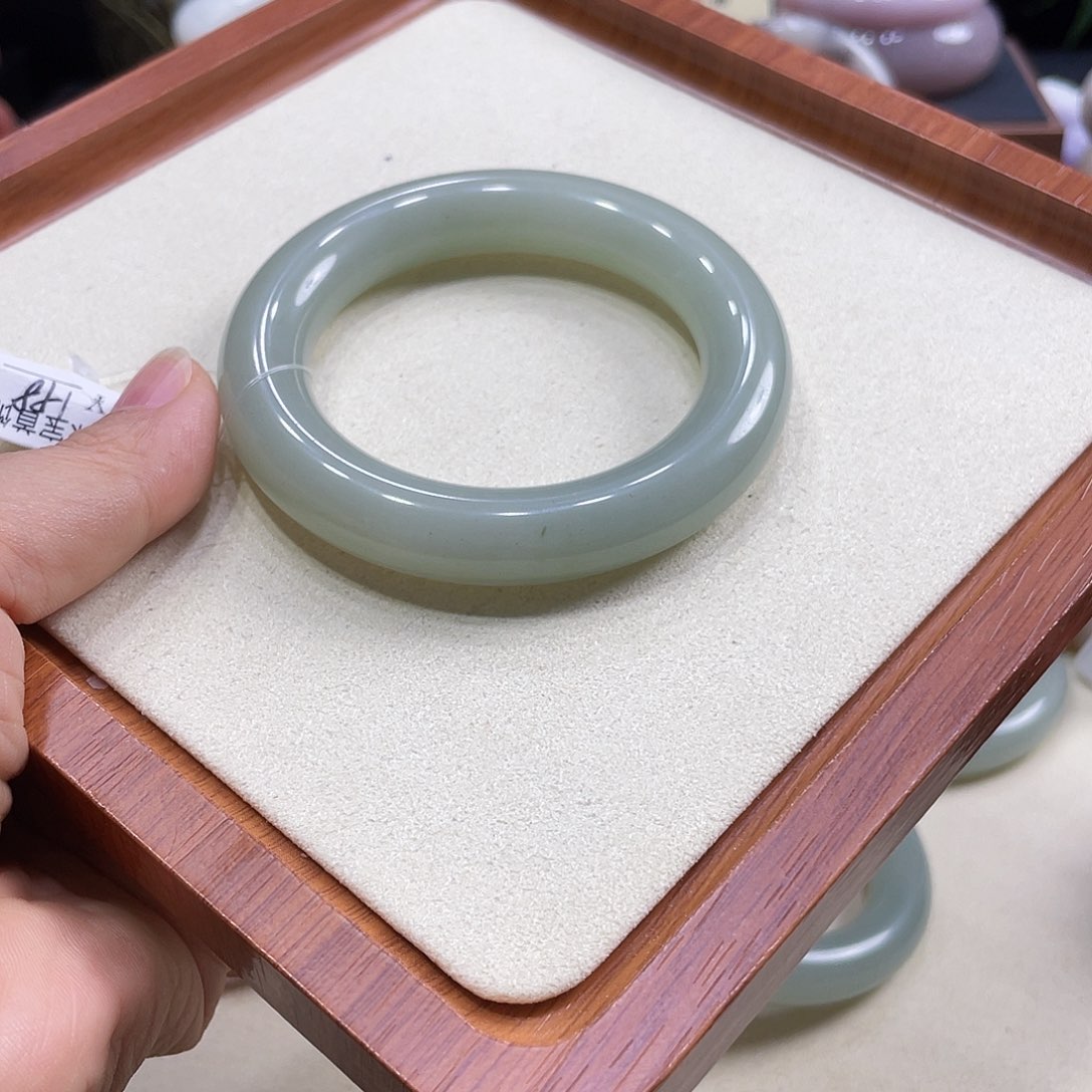 未镶嵌手镯石英岩玉无**虑
