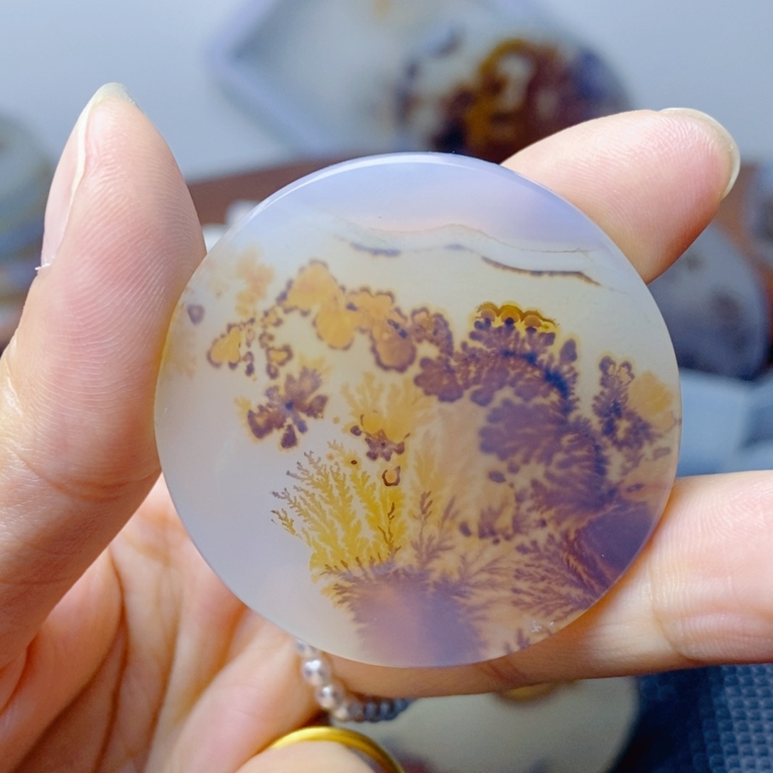 水***社玛瑙/玉髓未镶嵌珠宝奇石