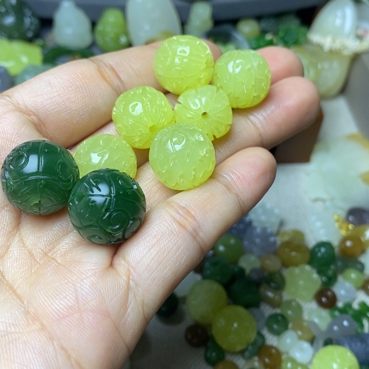 和田玉配件未镶嵌小**妈