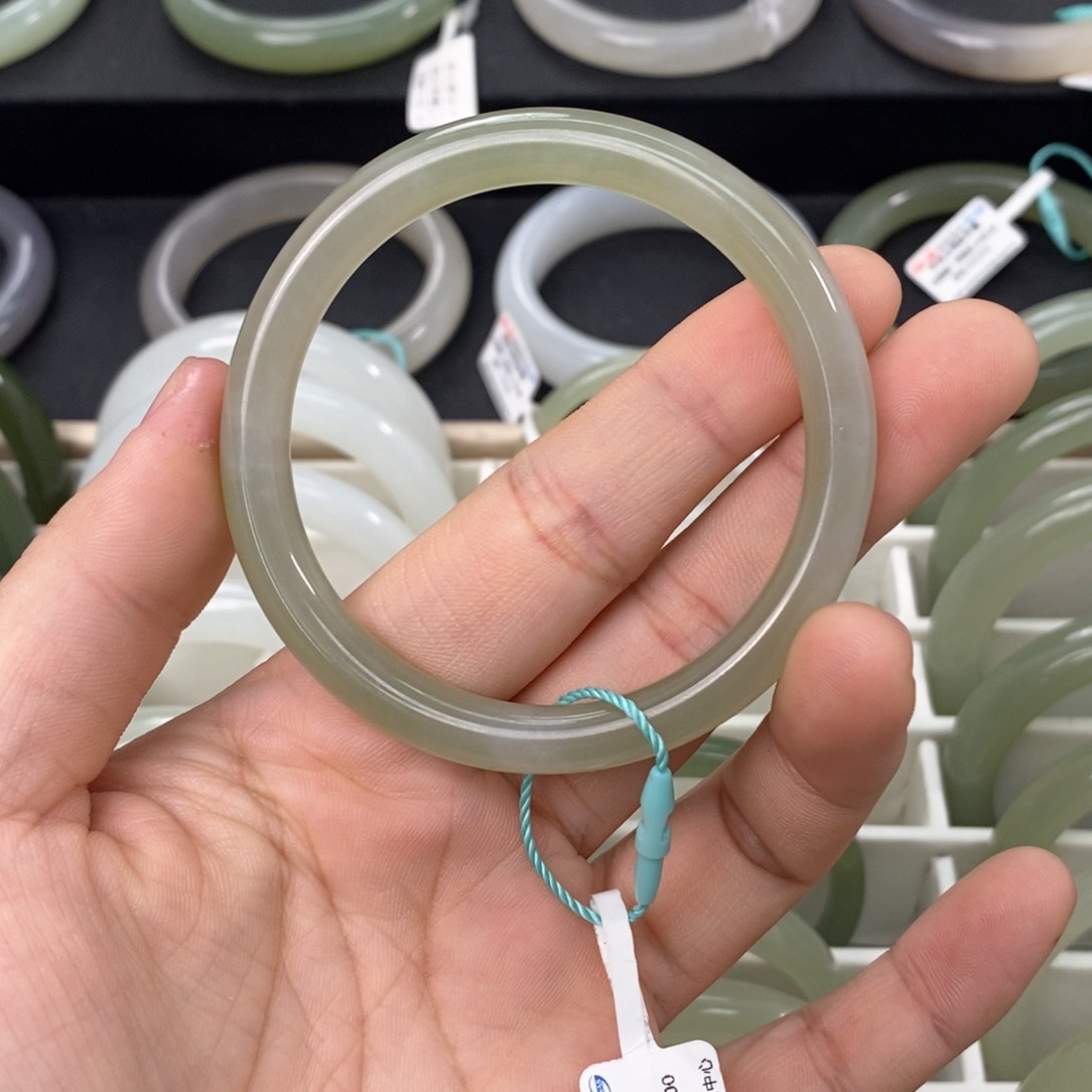 和田玉手镯未镶嵌54