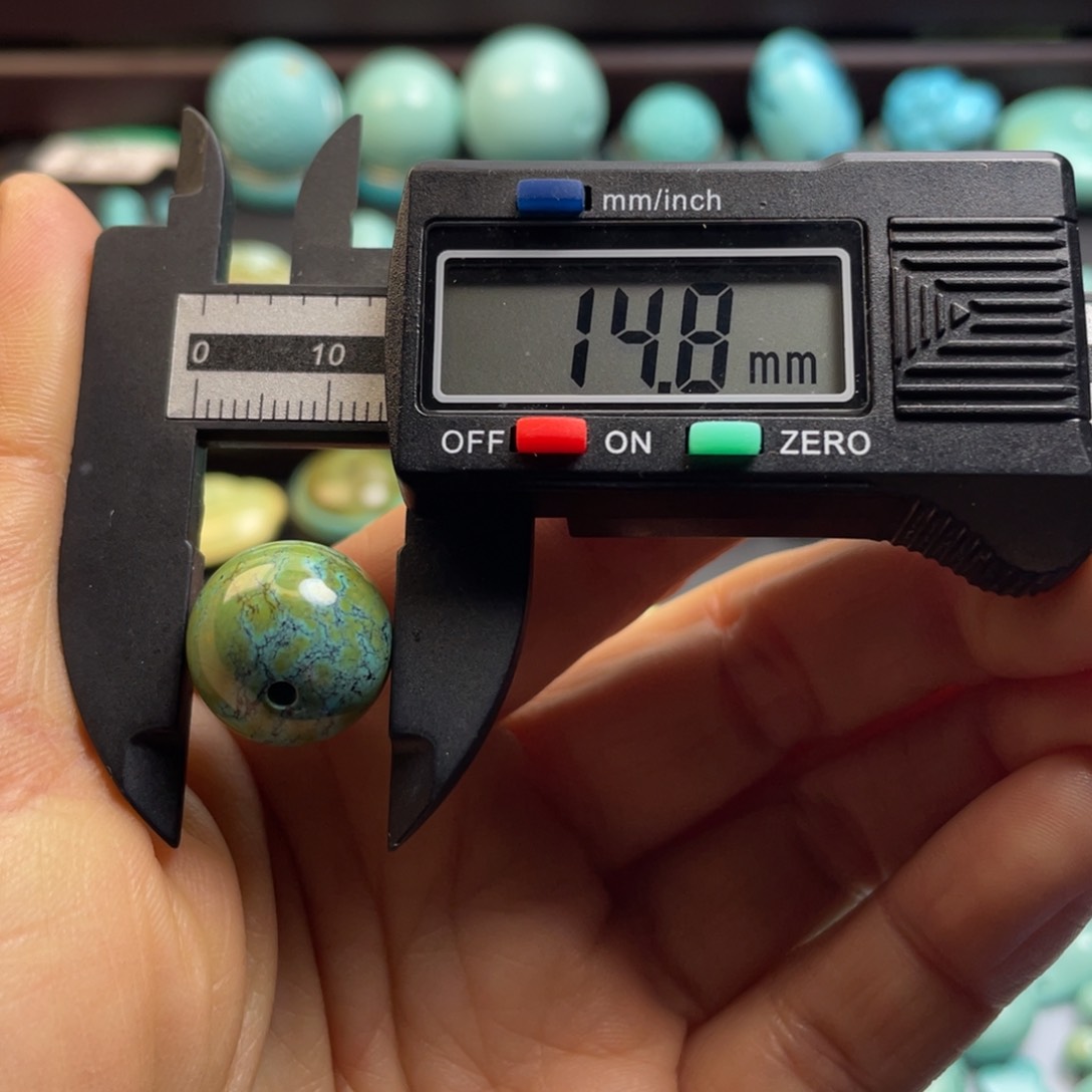 绿松石颈饰未镶嵌