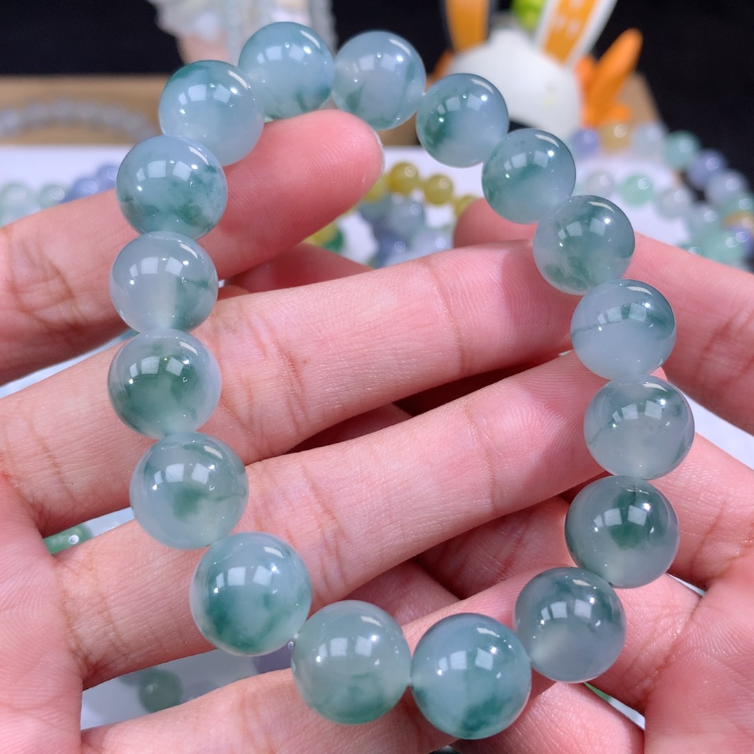 翡翠手链未镶嵌翡翠