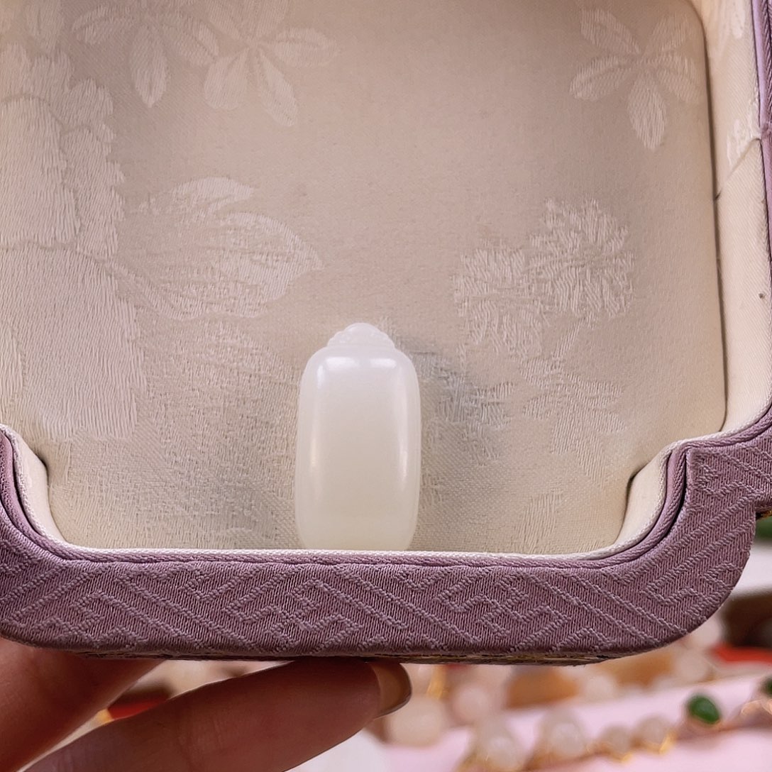 和田玉颈饰未镶嵌璐*