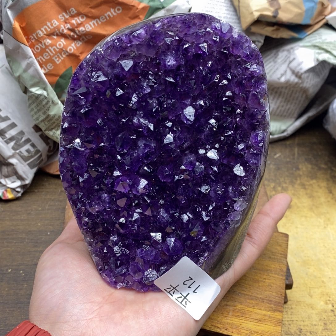 紫晶乌拉圭未镶嵌