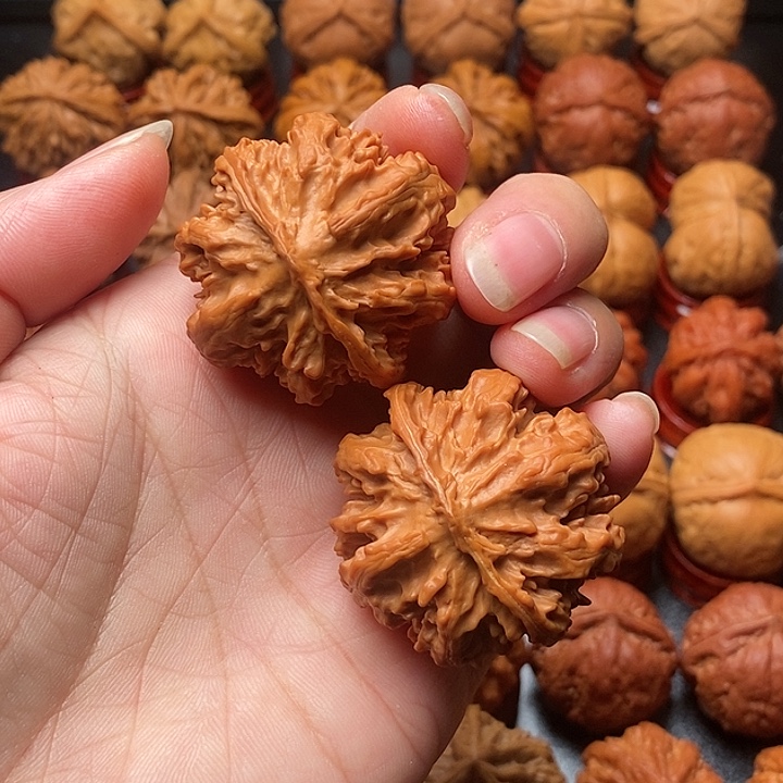 文玩核桃吊坠八棱