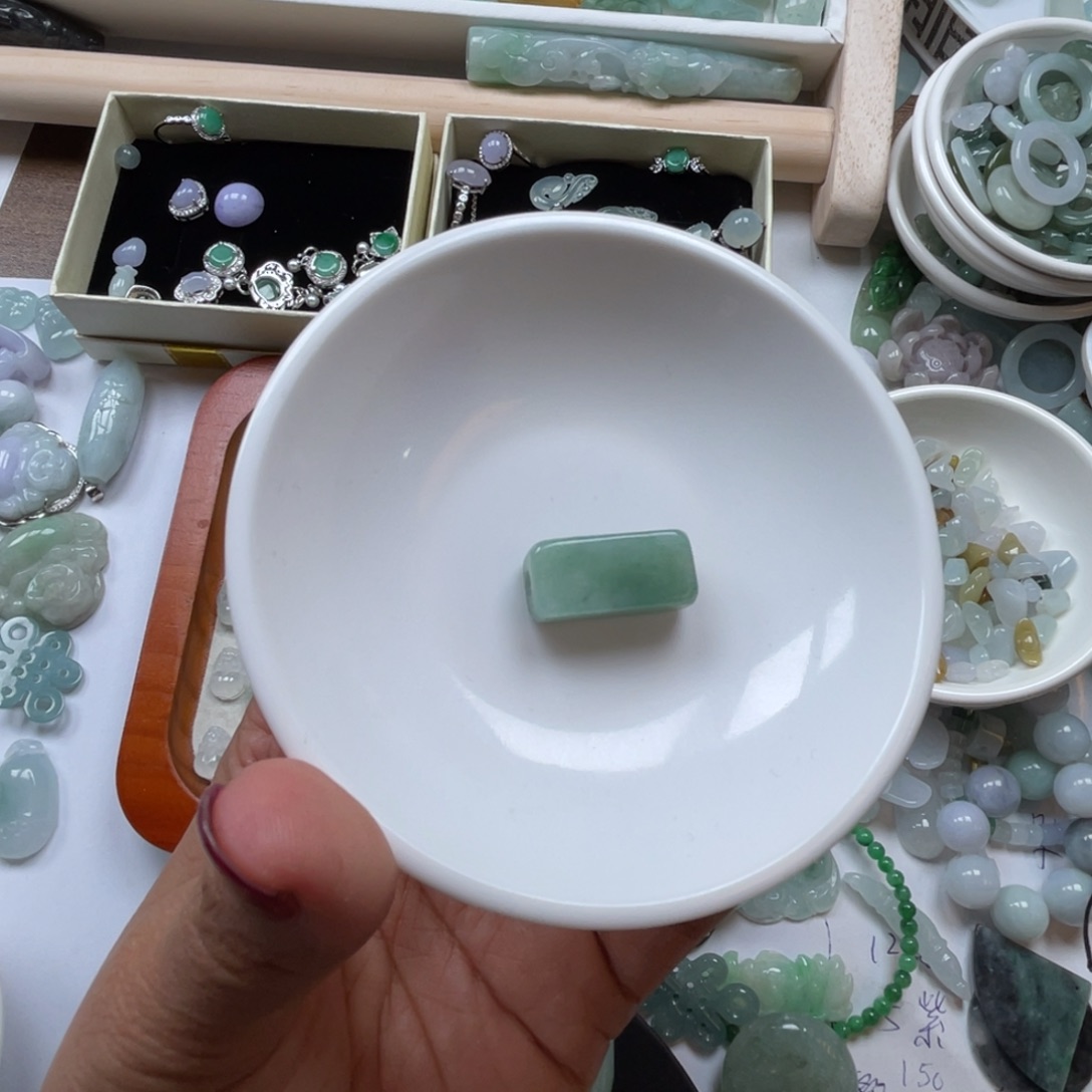 翡翠颈饰未镶嵌67867888