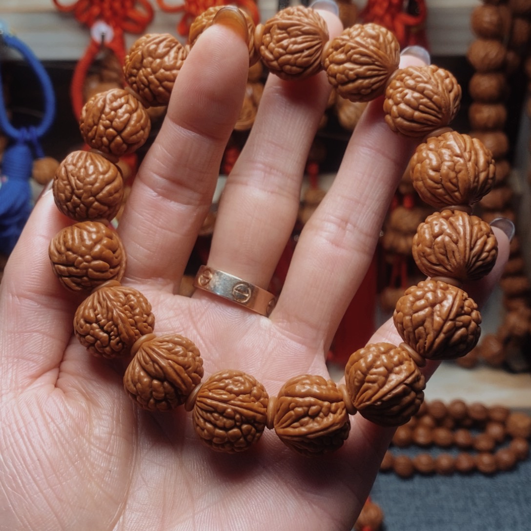 桃核吊坠龙纹桃枭