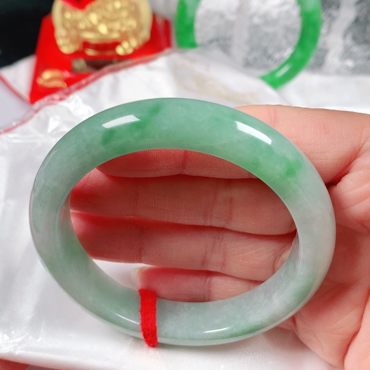 未镶嵌手镯翡翠   编号D006 正圈55.6