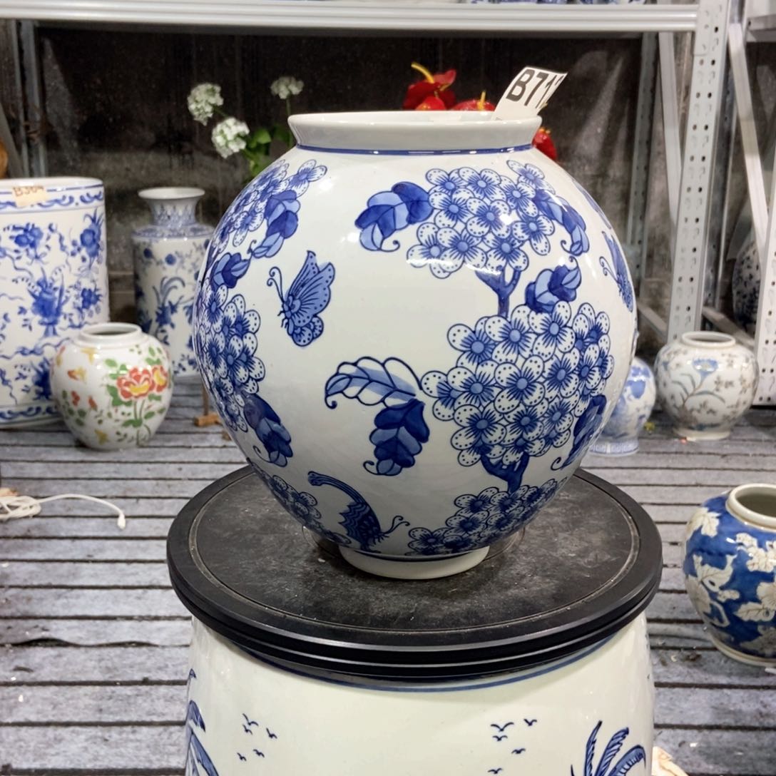 摆件花瓶手绘釉下彩