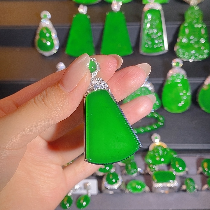 翡翠银S925镶嵌颈饰