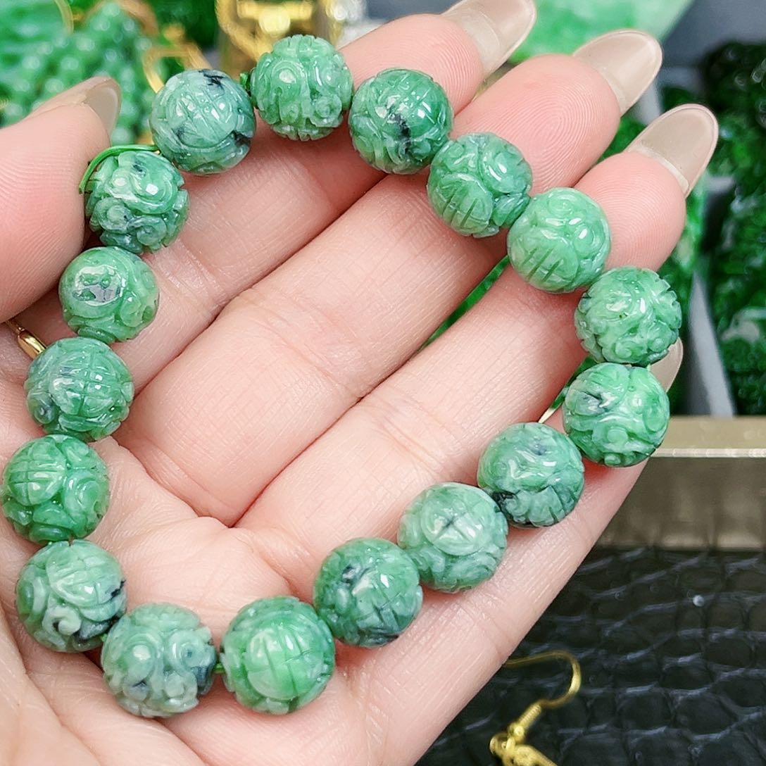 翡翠颈饰未镶嵌手链