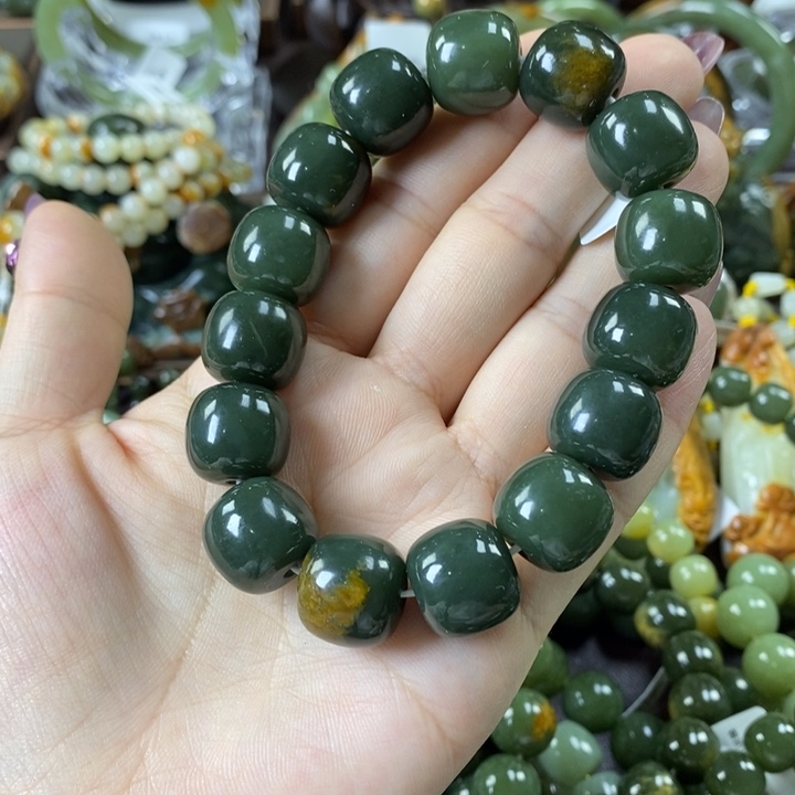 透闪石质玉手串未镶嵌饕*