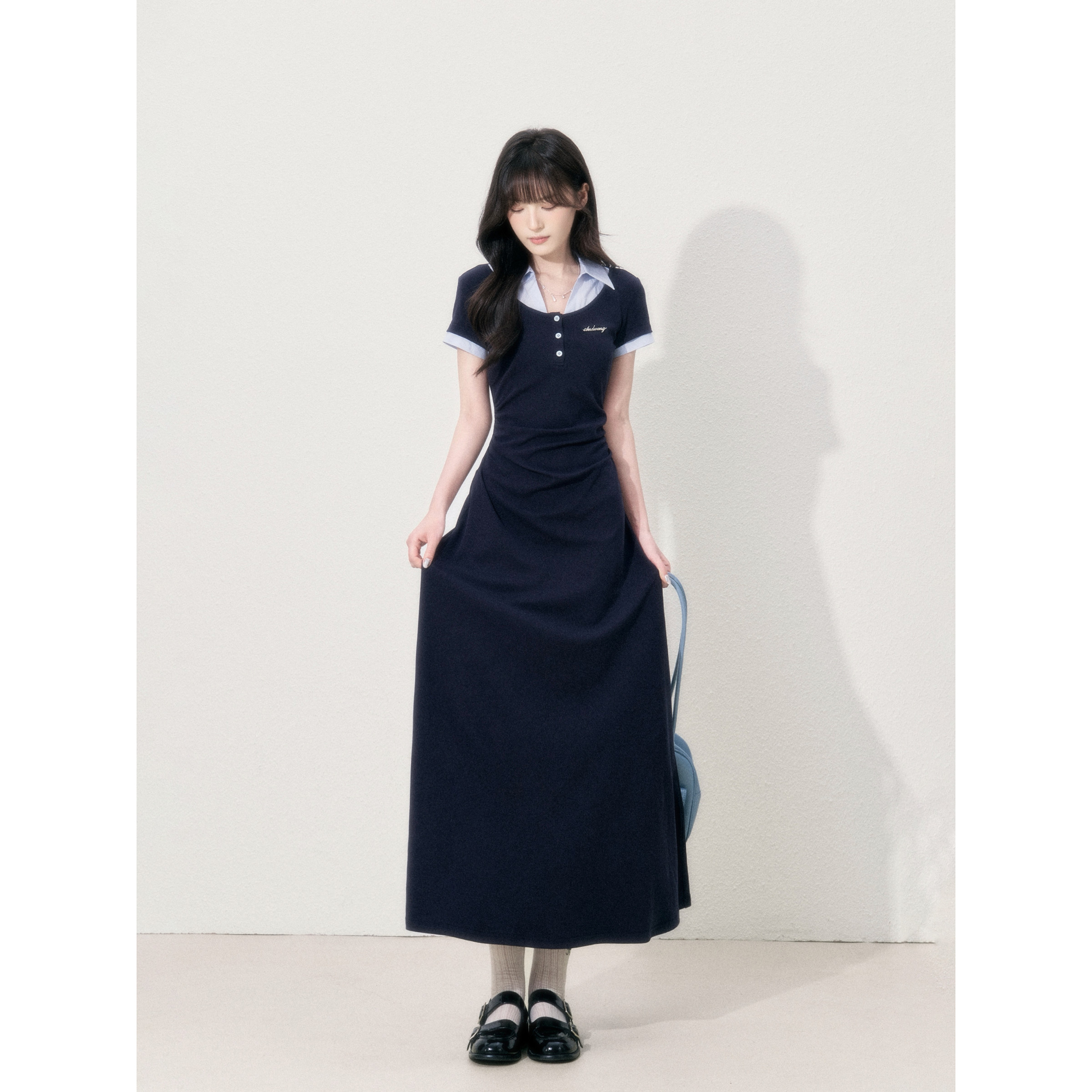 【小野莓】翻领短袖连衣裙女2025小众设计收腰气质长裙清清BL88463