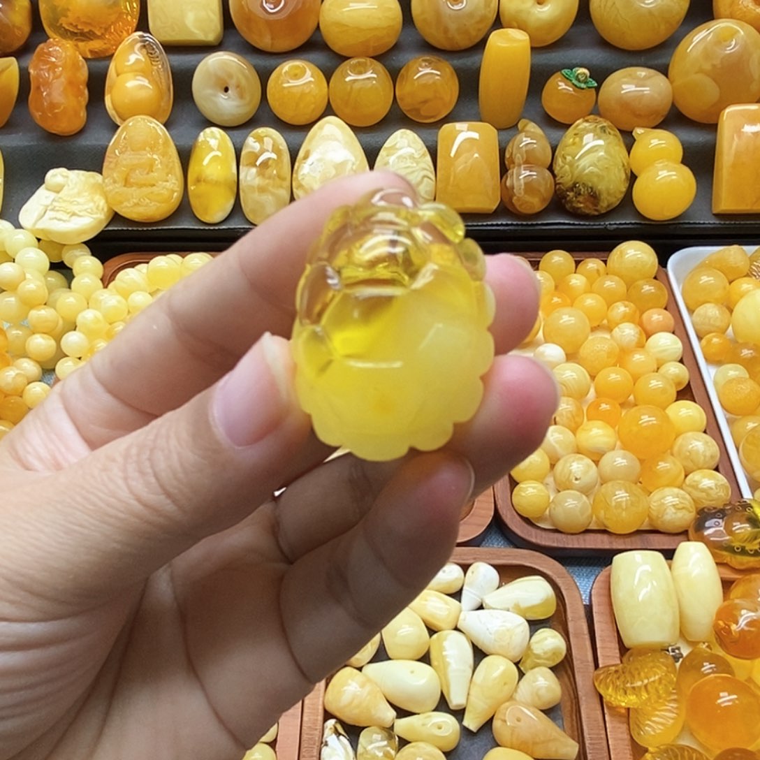 琥珀未镶嵌颈饰天然蜜蜡