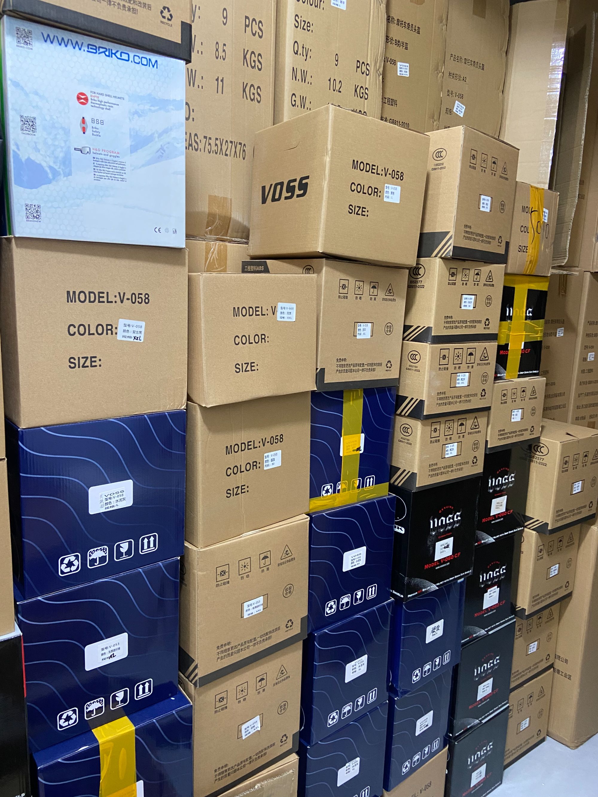 A捡漏品牌头盔断码