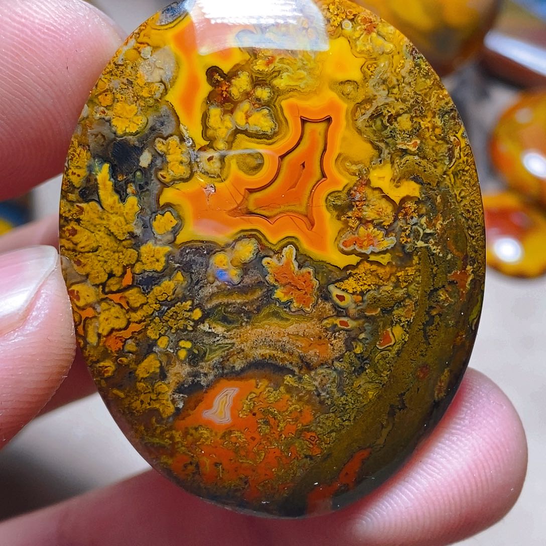 未镶嵌颈饰玛瑙/玉髓随*