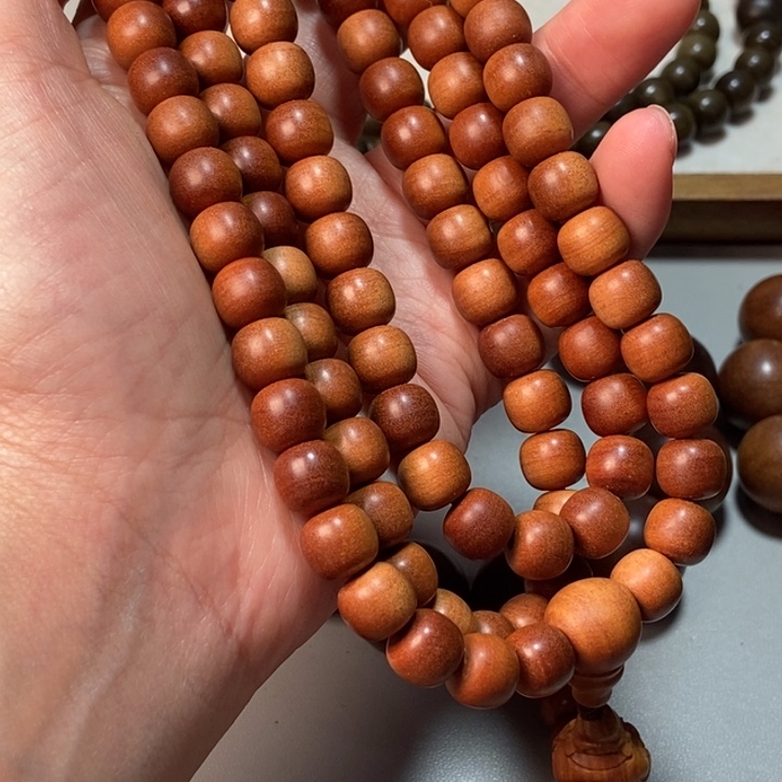 用***8檀香木老山檀香红肉0.8*0.9*108，焦糖奶甜香