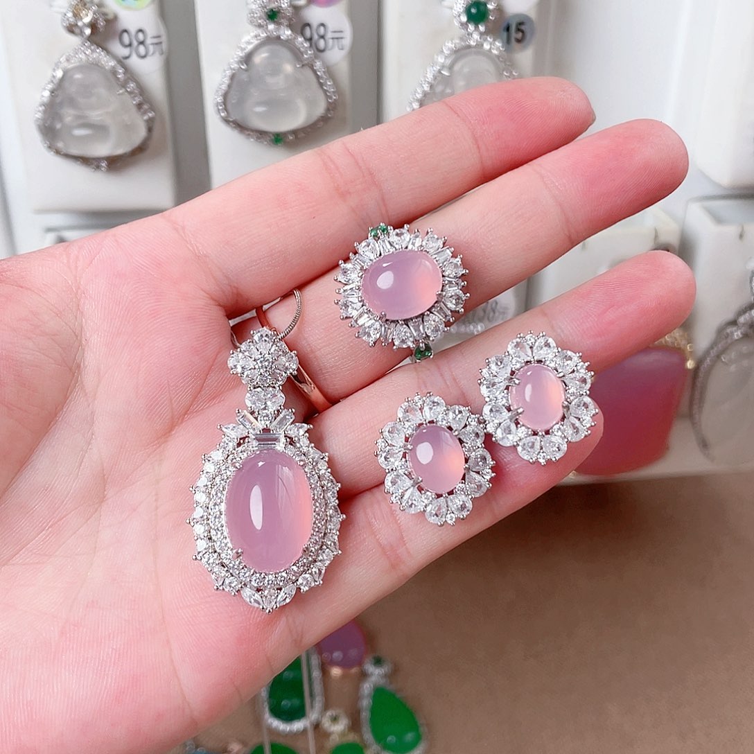 玛瑙/玉髓颈饰未镶嵌