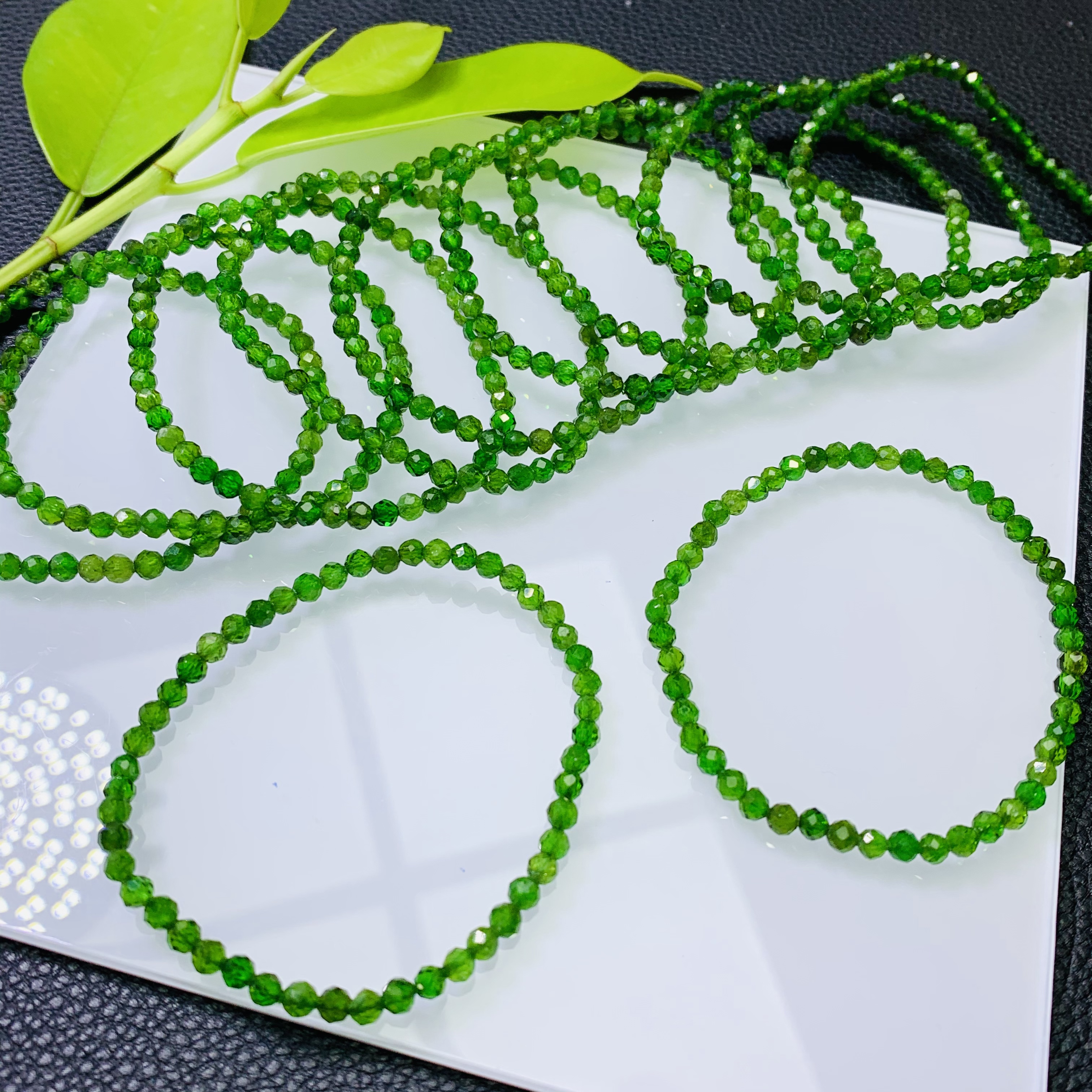 「戴琴珠宝」DQ102-透辉石3mm左右切割面单圈（多样性发其一）