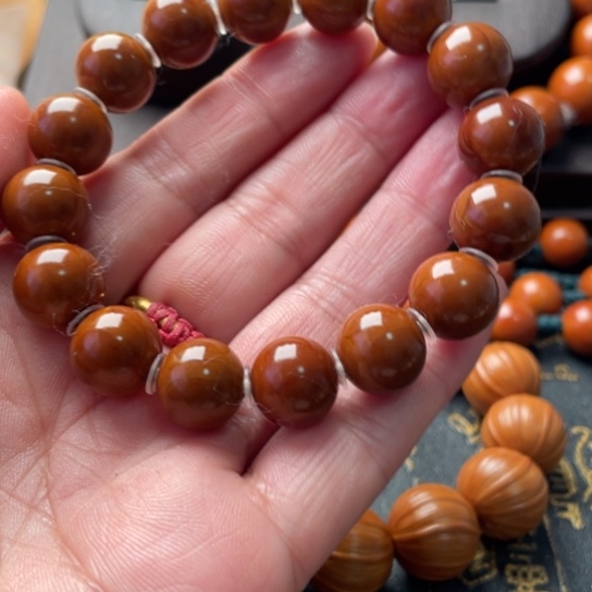 杨***克吊坠橄榄核橄榄1.3脖挂108