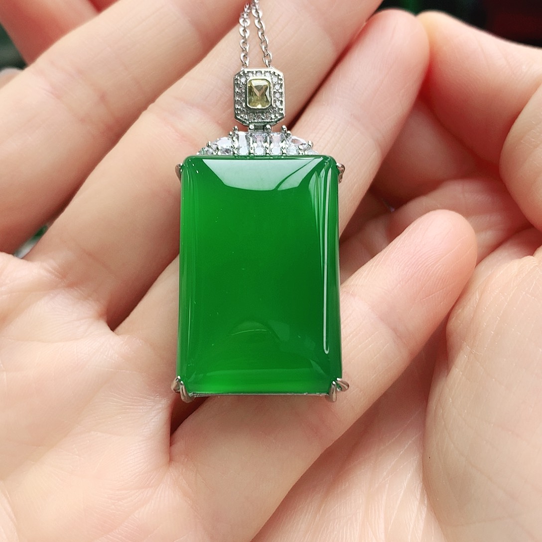 玛瑙/玉髓吊坠未镶嵌