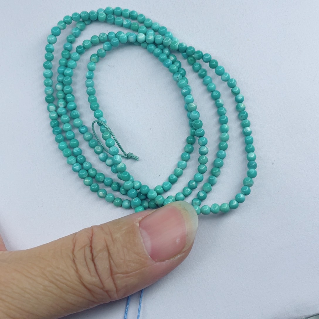 绿松石颈饰未镶嵌听*