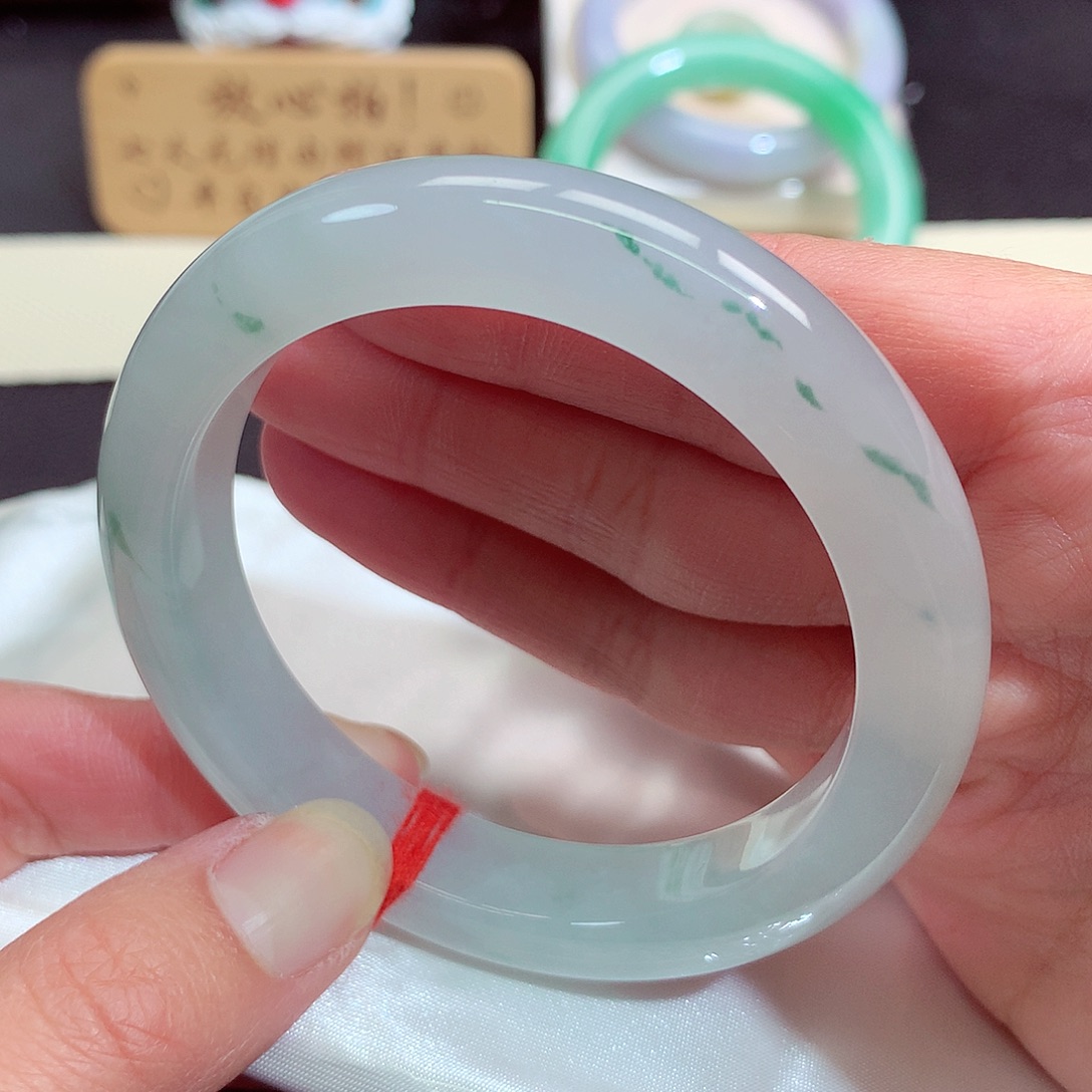 翡翠未镶嵌手镯9014