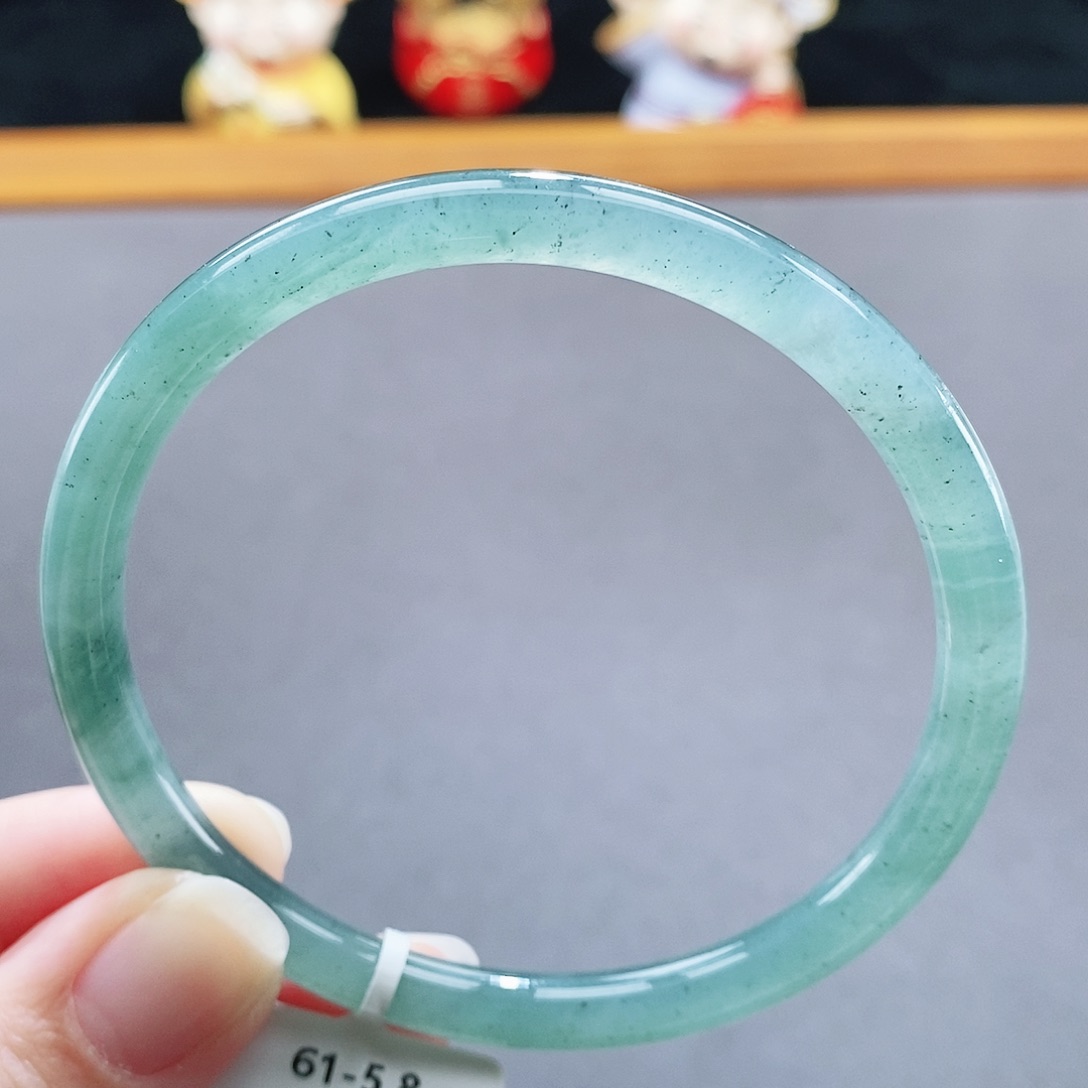 翡翠未镶嵌手镯74