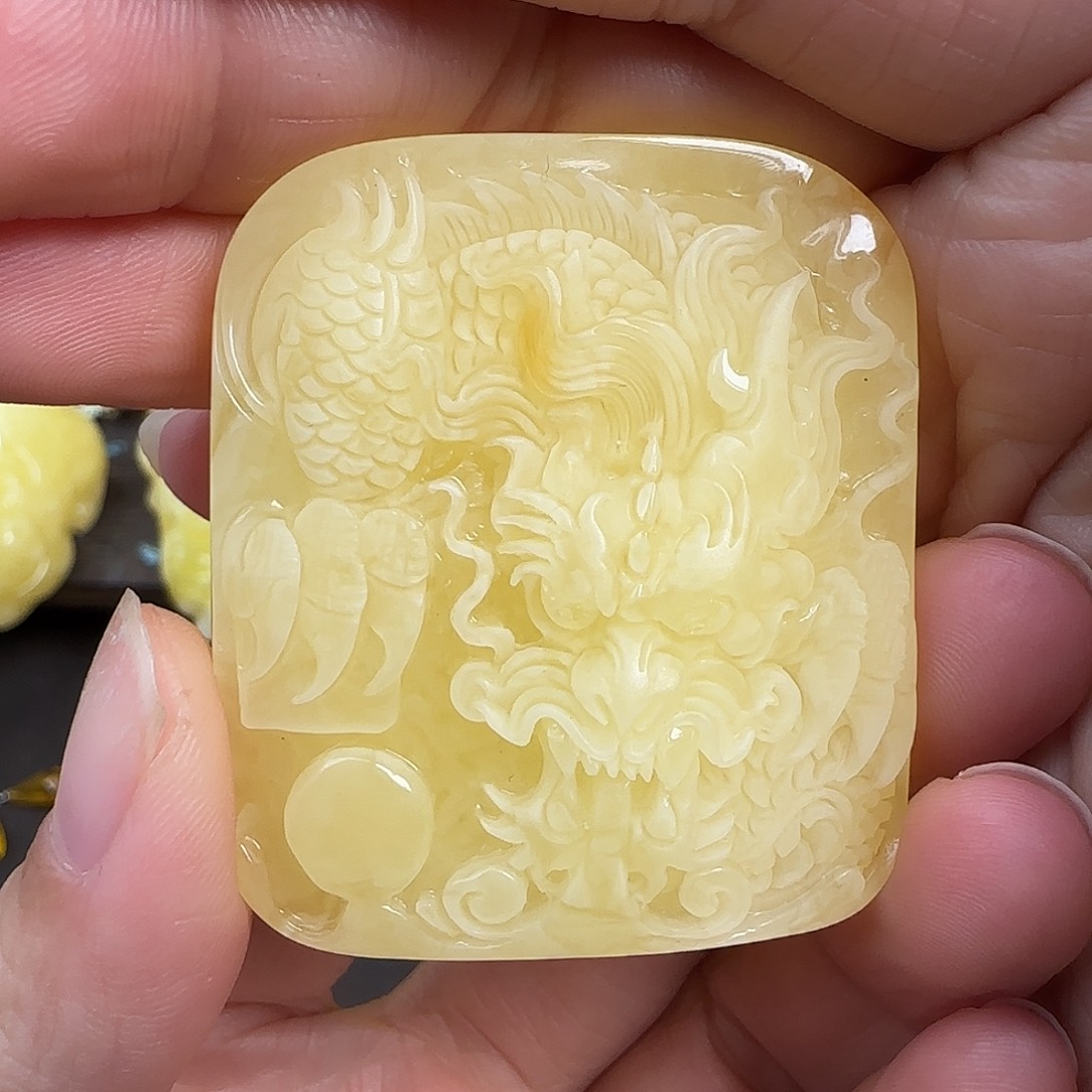 蜜蜡未镶嵌珠宝奇石