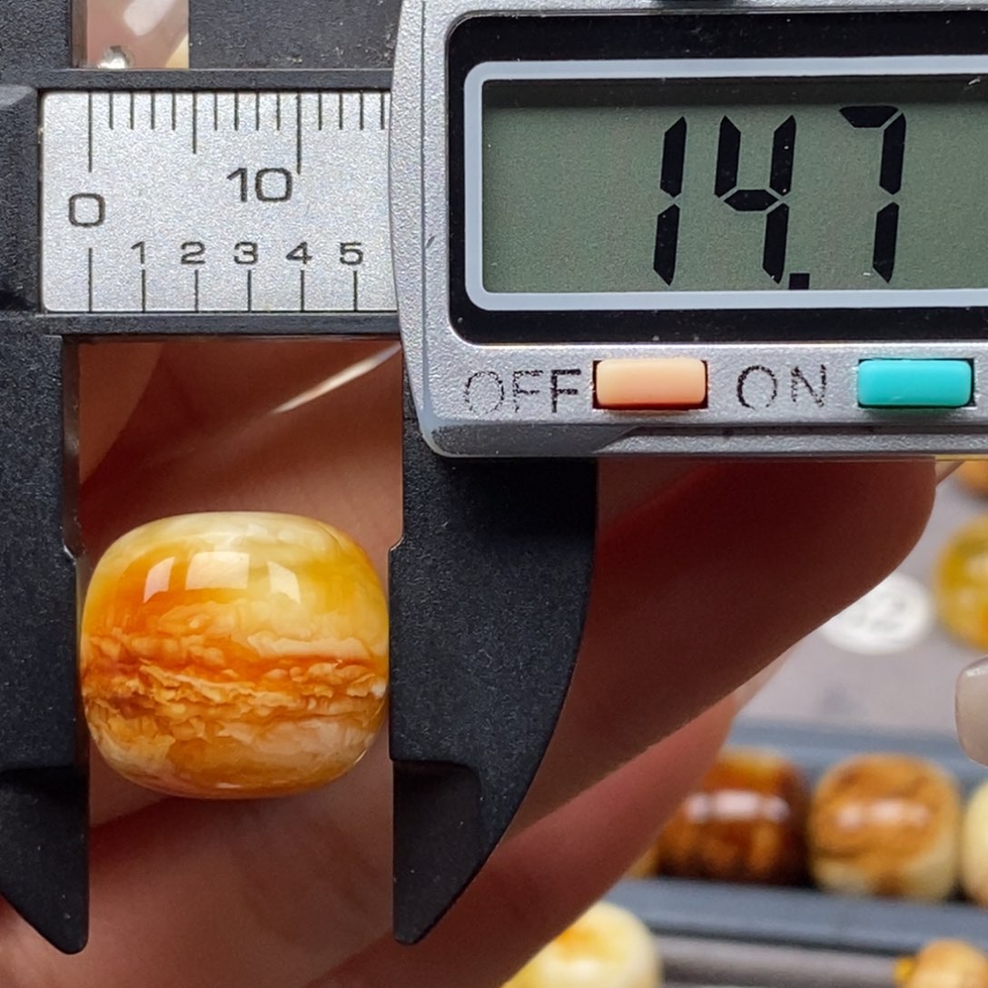 蓝珀未镶嵌耳饰老型