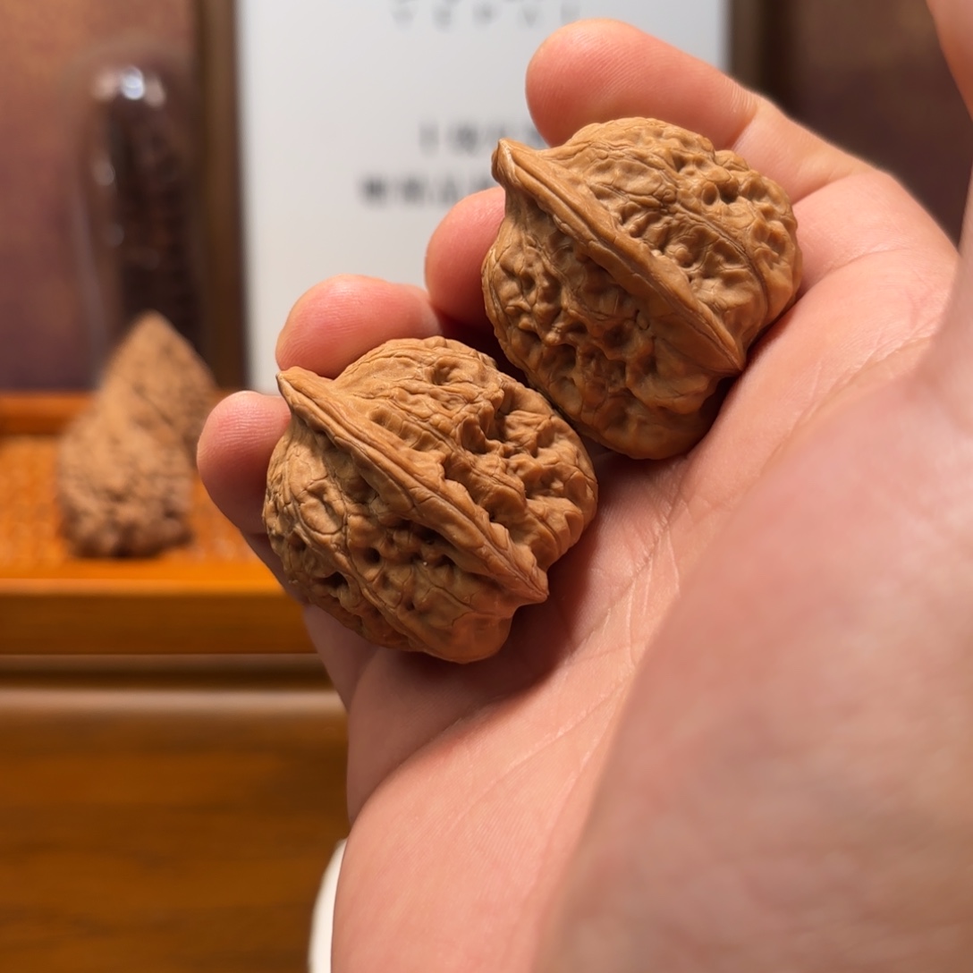 文玩核桃吊坠赤龙鸡心Q5856
